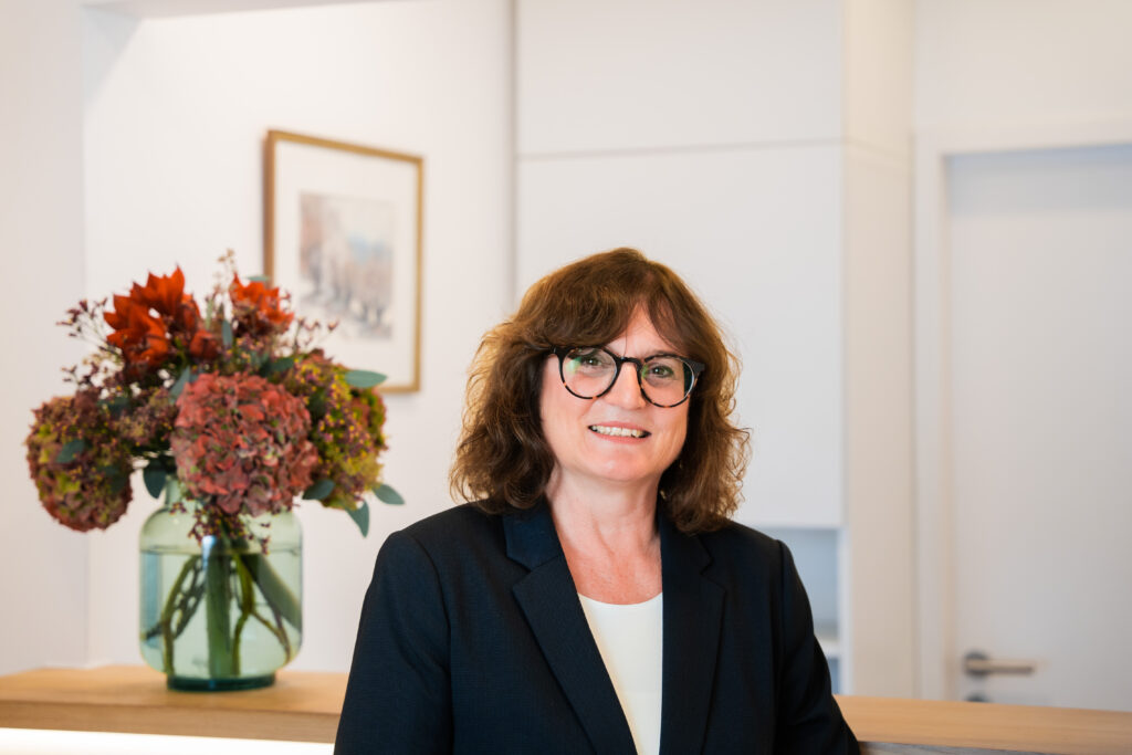 Monika Kluckert in der Zahnarztpraxis Dr. Galster